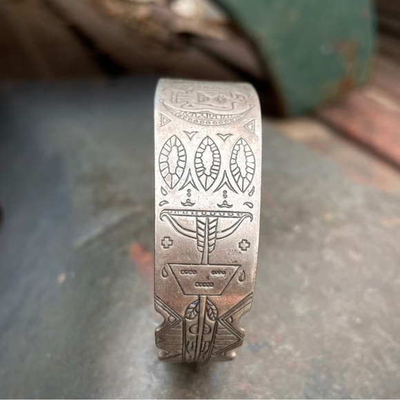 Sanford cuff - Picture 2 of 9